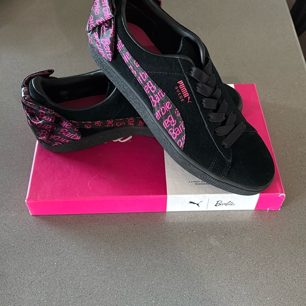 Puma Women's Black and Pink Sneakers